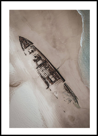 Poster Oud schip op het strand 